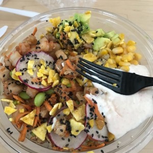 pollo y camarones con base de quinoa
