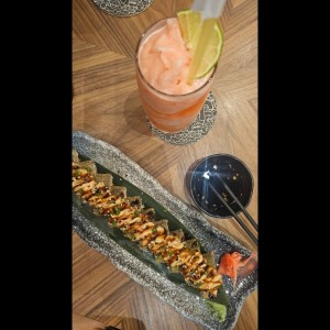 Tiger roll & limonada de fresa