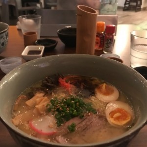 ramen de cerdo