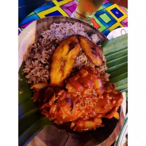 Pollo guisado 