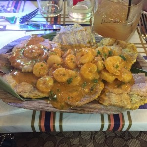 patacon con camarones