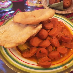 hojaldre con salchichas