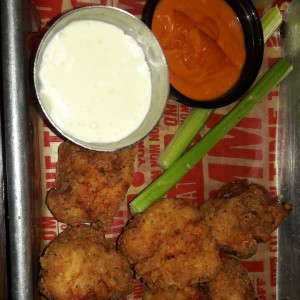 boneless picantes