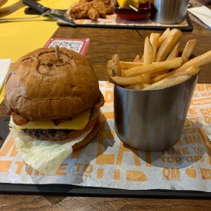 Bacon Cheedar Cheese Burger