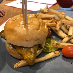 Cheese burguer menu infantil