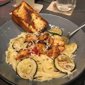fetuccini con camarones