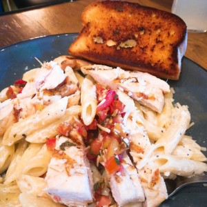 Pasta 4 cheese con pollo
