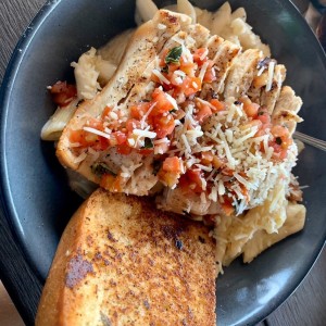 three cheese con pollo