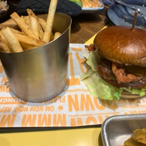 bacon cheedar cheese burguer