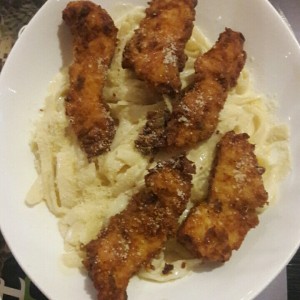 Tallarines con pollo