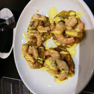 patacones camarones al ajillo 