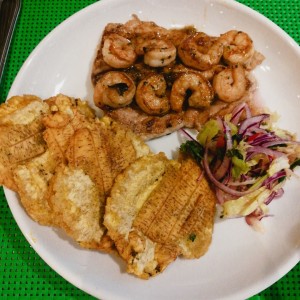 corvina con camarones