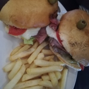 chivito Canadiense