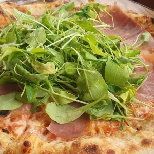 arugula y prosciutto