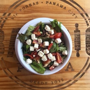 Ensalada griega con pollo