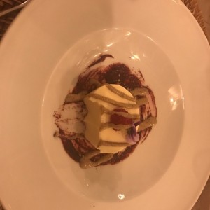 Panna Cotta con Salsa de Fambruesa 
