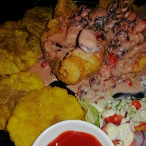 Filete a la marinera se puede ver en la foto el filete esta enroscado no tenia sabor no provocaba nisiquiera comerlo segundo plato que estuvo fatal.