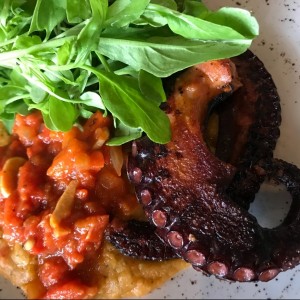 Pulpo con Tamal de maiz