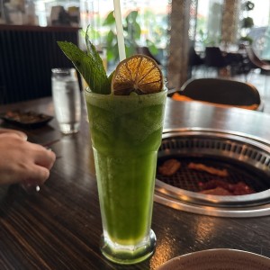Limonada con hierbabuena