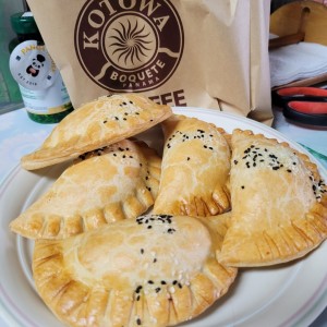 empanadas de carne con pasitas