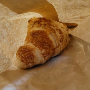 croissant con queso 