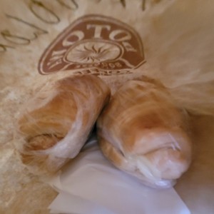 croissant pavo y provolone 