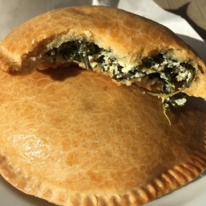 Empanadas de queso feta y espinaca