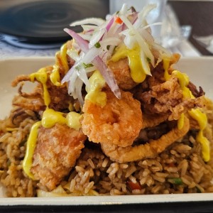 Arroz Chaufa de Mariscos Especial