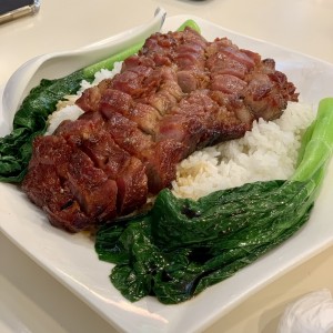Puerco asado con Arroz de Jasmin. Super delicioso. Este es un plato que vuelvo a pedir.
