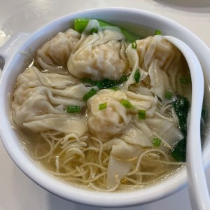 Sopa de wanton