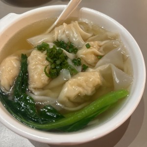 SOPA DE WANTON DE CAMARONES