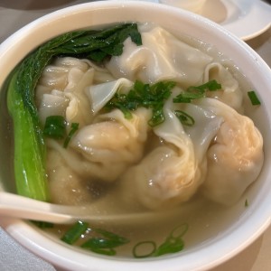 SOPA DE WANTON DE CAMARONES