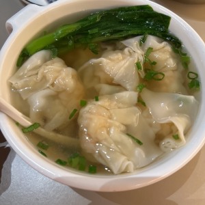 SOPA DE WANTON DE CAMARONES
