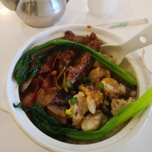 arroz con puerco y patas de gallina