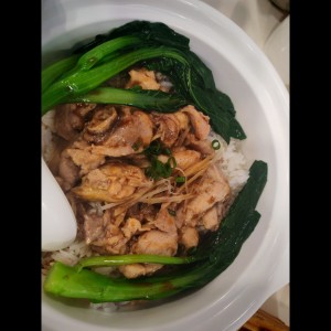 Cazuela de arroz con gallina de patio 