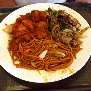 Entradas / Carne - Bistec Picado, puerco agridulce y spaghetti