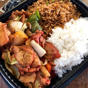 Puerco Asado, Arroz Frito y Arroz de Jazmin