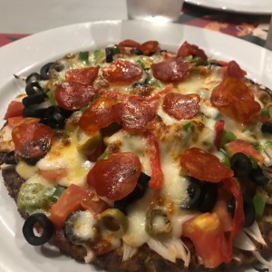 pizza endiablada con base de coliflor