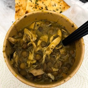 Sopa de lentejas con pollo
