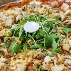 pizza 3 quesos con pollo