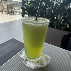 Limonada con hierbabuena