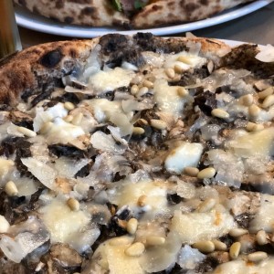 trufa pizza