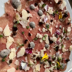 Antipasti - Carpaccio al Tartufo