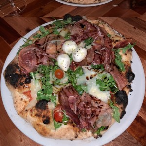 Pizza Napoletana Rucolosa
