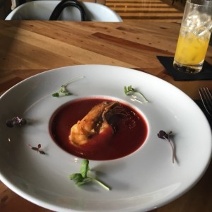 sopa minestrone de remolacha, zapallo y langostino.