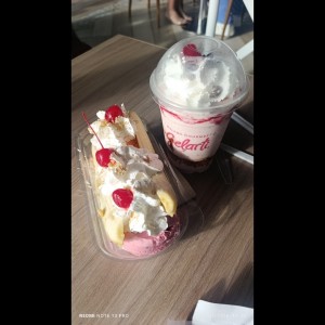 Banana split y milkshake cherry cronchy