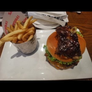 FRIDAYS SIGNATURE WHISKEY-GLAZED BURGER
