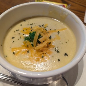 Saladas & Soup - BROCCOLI CHEESE SOUP