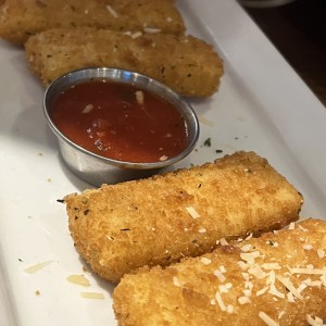 Appetizers - FRIED MOZZARELLA