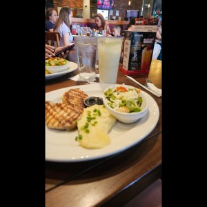 FRIDAYS SIGNATURE WHISKEY-GLAZED CHICKEN